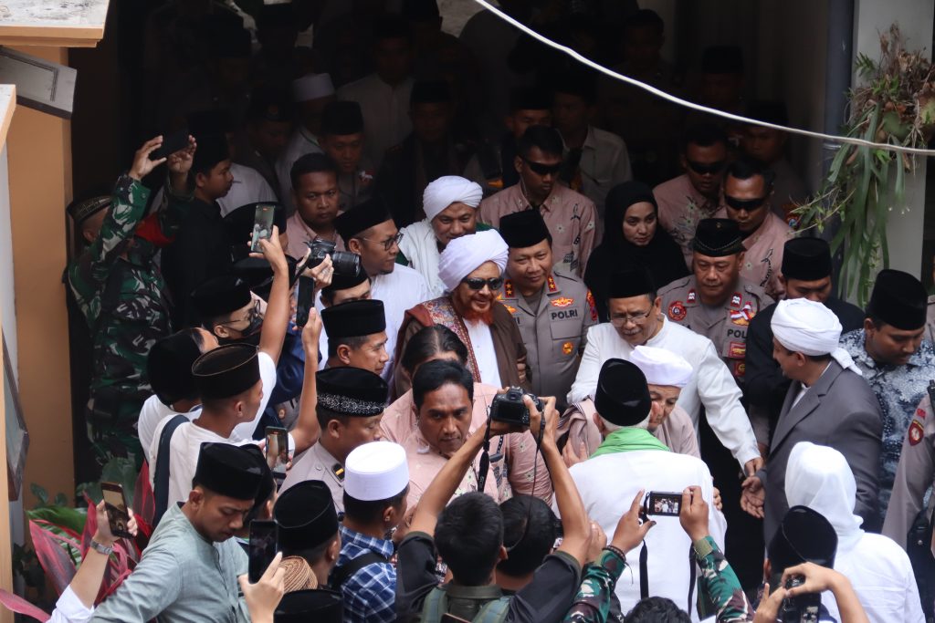 Multaqo Ulama Se Indonesia Bersama Al Habib Umar Bin Hafidz Di Pp Tebuireng Jawa Timur